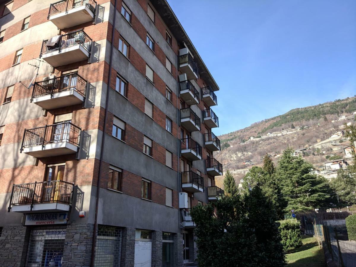 Appartamento Casa della nonna per voi parcheggio gratuito per chi lo desidera self check-in Aosta Esterno foto