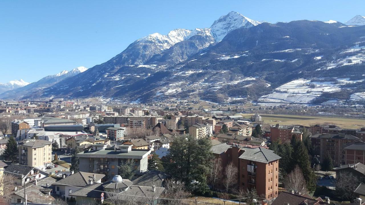 Appartamento Casa della nonna per voi parcheggio gratuito per chi lo desidera self check-in Aosta Esterno foto